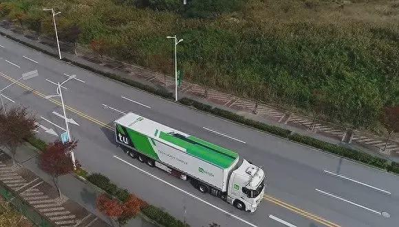 高速惊现无人驾驶的货车：3000万卡车司机何去何从？(图1)
