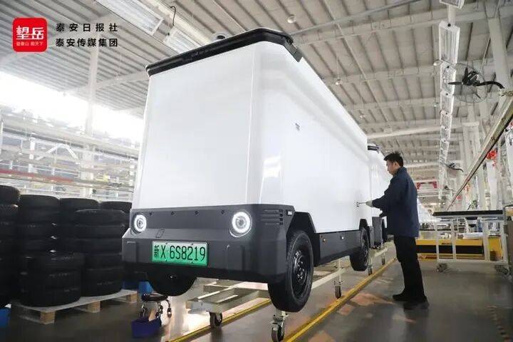 必赢中国新春走基层丨赶制无人配送车 奋战新春“开门红”(图1)