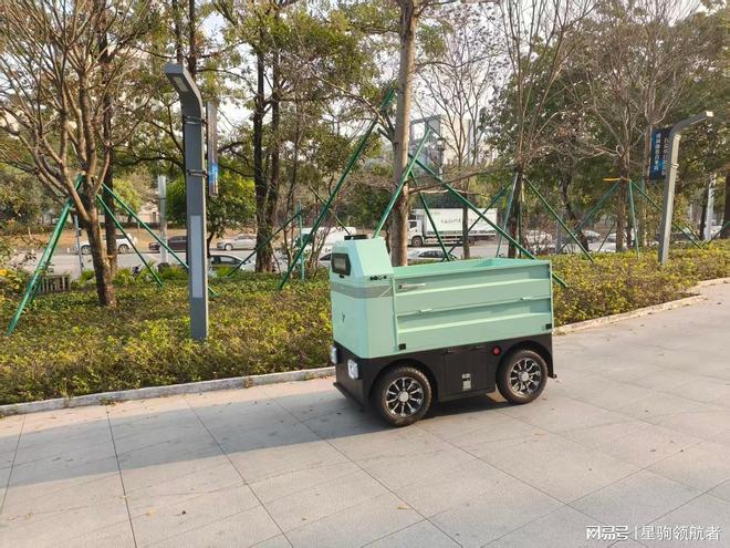 无人物流车厂家实力推荐：制造业智能配送场景选型指南(图1)