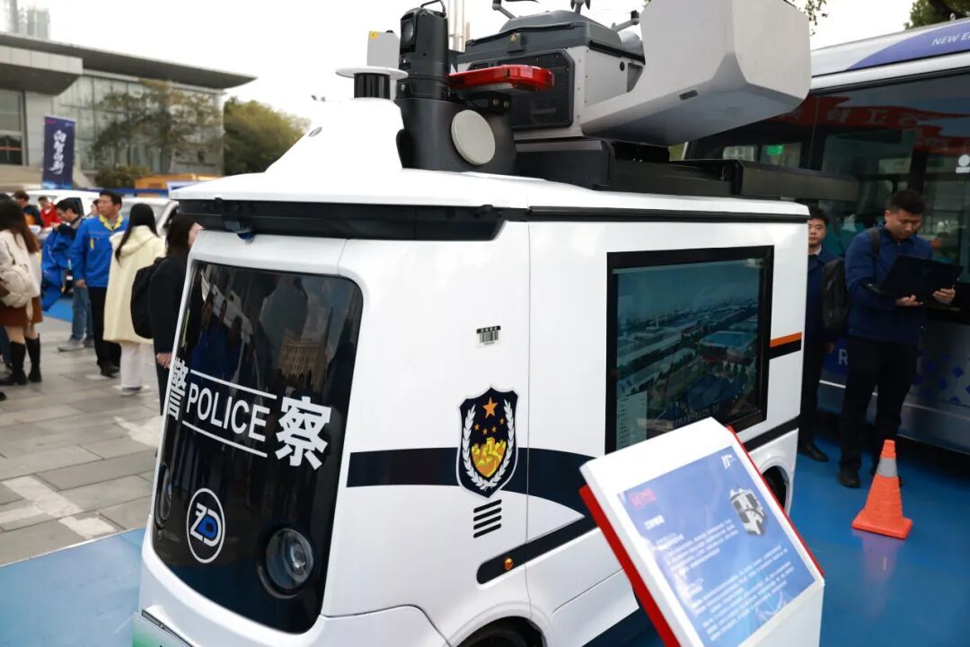 新石器无人车首创RaaS模式获规模验证用户可用滴滴呼叫无人车取送货(图1)