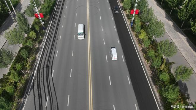 新疆温宿：无人物流车“上岗” 智能配送效率高(图2)