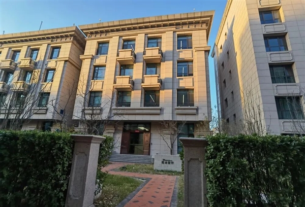 长城曾经的“亲儿子”倒下！毫末智行北京总部已人去楼空：近300名员必赢中国工原地解散(图1)